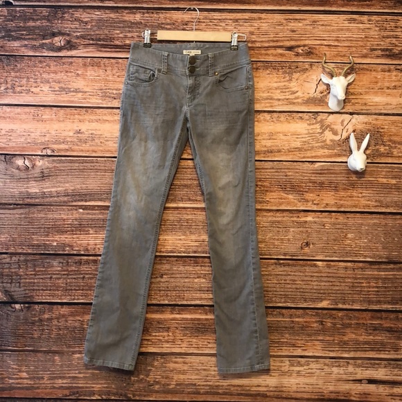 3/$20 CAbi Lou Lou Slim Straight Jean Grey - Picture 2 of 6